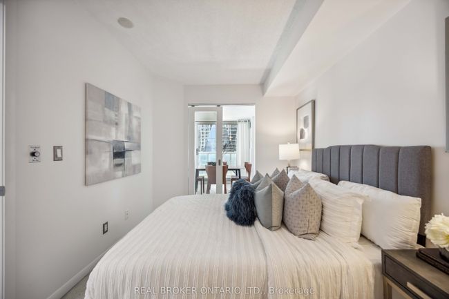 1913 - 18 Yonge St, Condo with 2 bedrooms, 2 bathrooms and null parking in Toronto ON | Image 19
