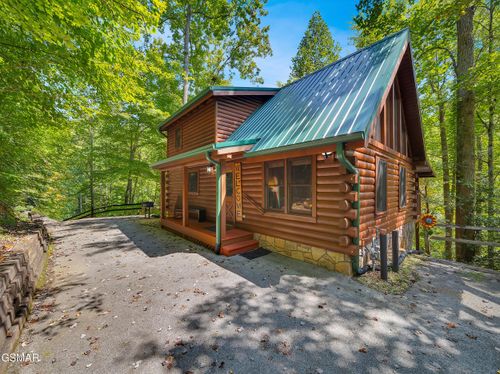 635 Black Bear Falls Way, Gatlinburg, TN, 37738 | Card Image