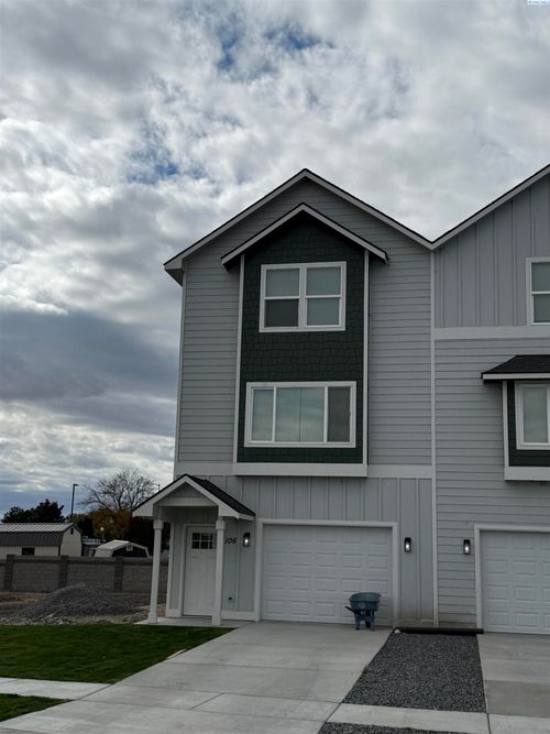 106 Claret Dr, Prosser, WA, 99350-8902 | Card Image
