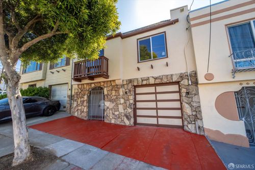 107 Venus St, San Francisco, CA, 94124-2542 | Card Image