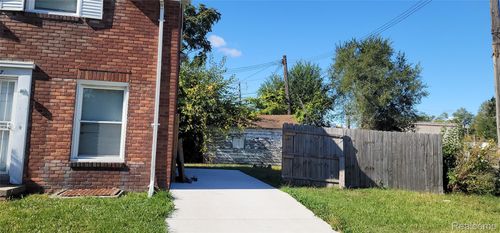 16887 Evergreen Rd, Detroit, MI, 48219-3307 | Card Image