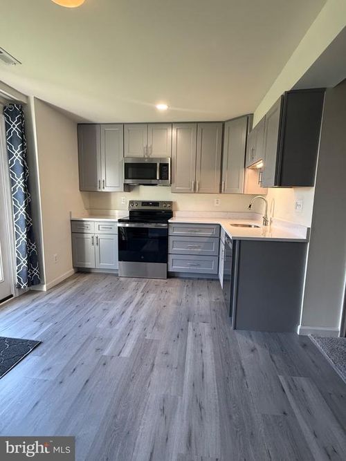 15106 Toccoa Ct, GAINESVILLE, VA, 20155-4880 | Card Image