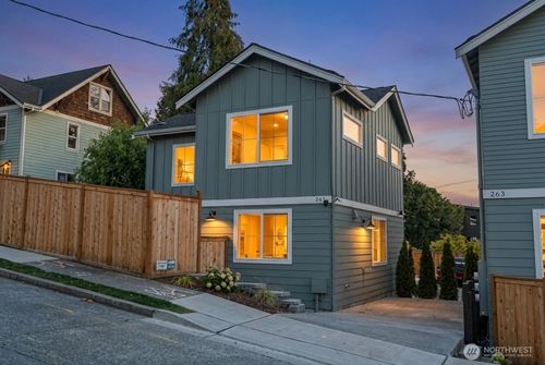 261 Nw 42nd St, Seattle, WA, 98107-4325 | Card Image