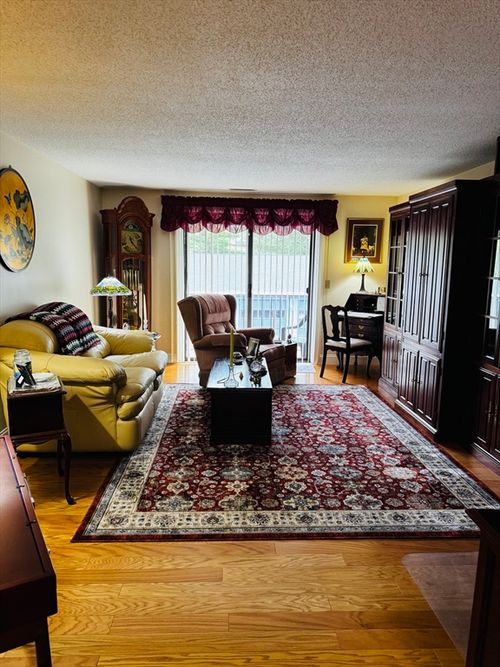 73-73 Bluestone Dr, Nashua, NH, 03060-6831 | Card Image