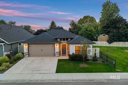 1469 N Parkshire Way, Meridian, ID, 83642-2597 | Card Image