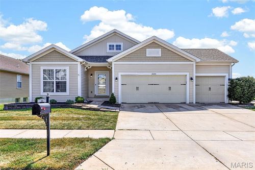 3200 Bentwater Pl, Saint Charles, MO, 63301-4689 | Card Image