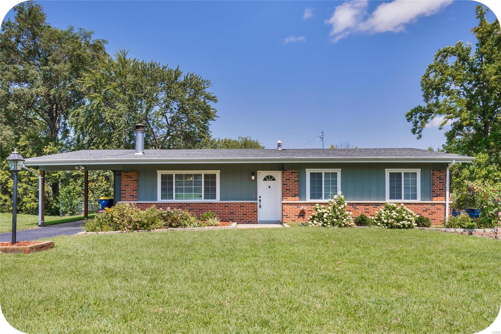 Bal Harbour Dr, Saint Louis, MO 63146