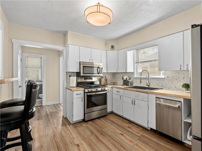 1411 2 Nd St, House other with 3 bedrooms, 3 bathrooms and 1 parking in Beaver PA | Image 11