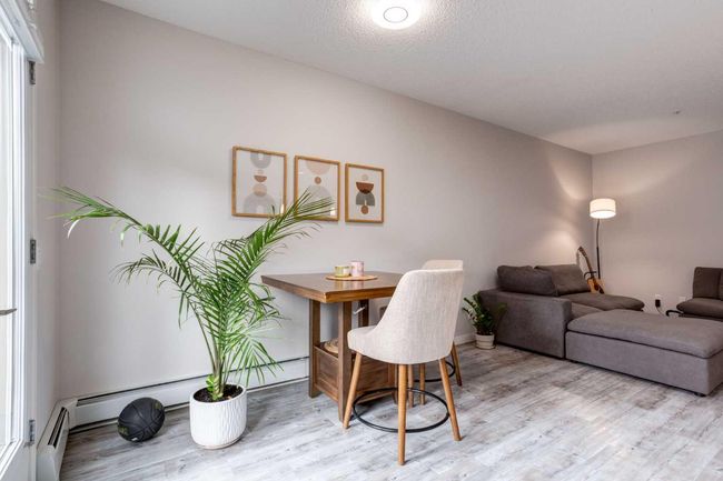 210 - 7 Westpark Common Sw, Condo with 2 bedrooms, 3 bathrooms and 1 parking in Calgary AB | Image 9