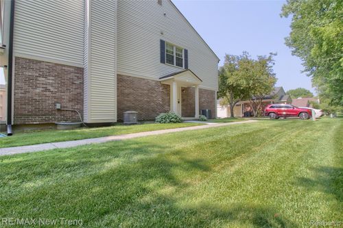 1521 Dover Hl N, Walled Lake, MI, 48390-3120 | Card Image