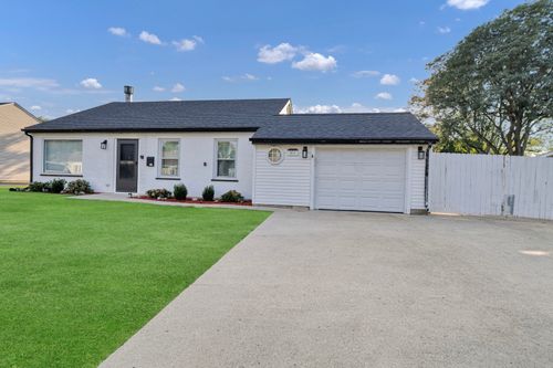 803 Forest Dr, STREAMWOOD, IL, 60107-1618 | Card Image