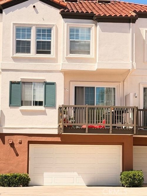 2942 Ballesteros, Tustin, CA, 92782 | Card Image
