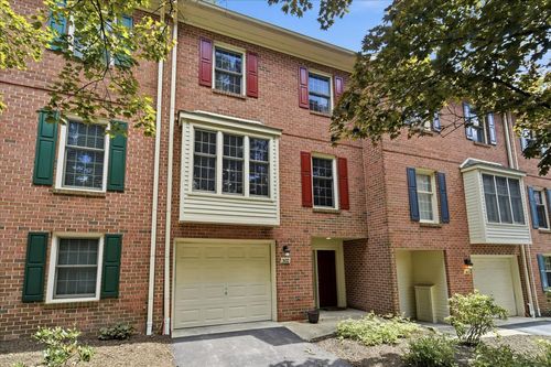 302 Brighton Cir, Devon, PA, 19333-1042 | Card Image
