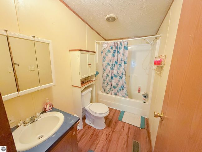 299 Cloverleaf Ln, House other with 3 bedrooms, 2 bathrooms and null parking in Houghton Lake MI | Image 19