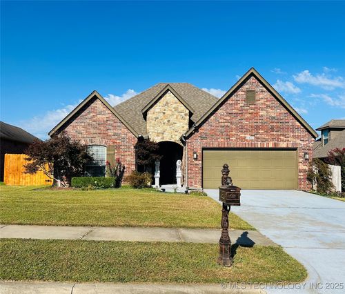 2444 S Narcissus Ave, Broken Arrow, OK, 74012-6896 | Card Image