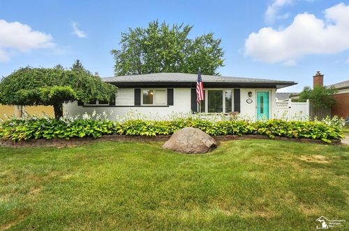 23326 W Fairway Dr, Woodhaven, MI, 48183-3111 | Card Image