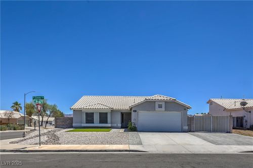 842 Envoy Cir, Henderson, NV, 89002-9674 | Card Image