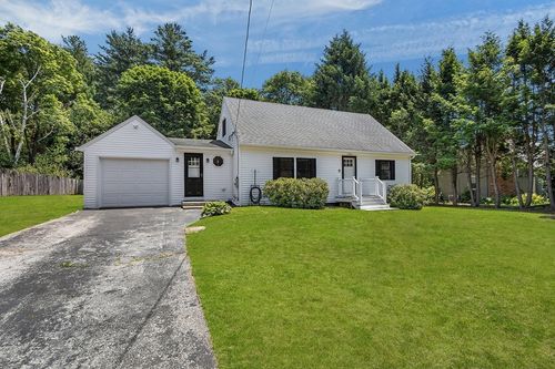 5 Squire Ln, Bellingham, MA, 02019-2125 | Card Image