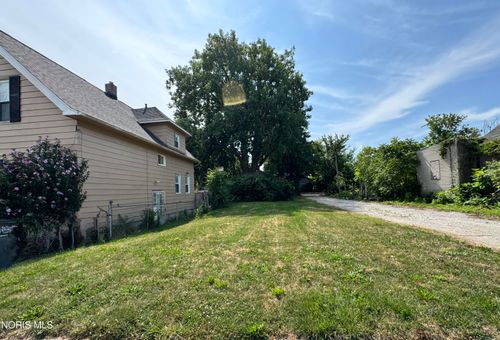 2332 Erie St, Toledo, OH, 43611-3629 | Card Image