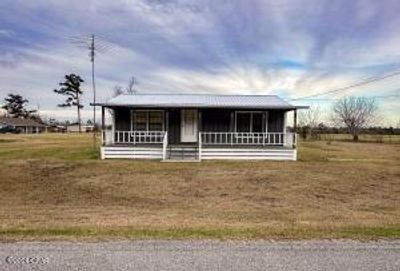 18965 Sw Matthew Wood Road, Home with 3 bedrooms, 2 bathrooms and null parking in Blountstown FL | Image 2