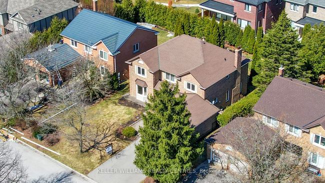32 Petch Cres, House other with 4 bedrooms, 3 bathrooms and 4 parking in Aurora ON | Image 37