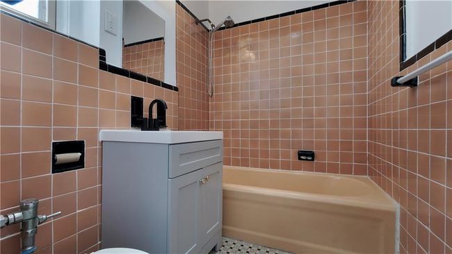APT-3D - 1560 E 18 Th St, Home with 1 bedrooms, 1 bathrooms and null parking in Brooklyn NY | Image 12