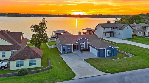 254 Peninsula Dr, Livingston, TX, 77351-7125 | Card Image