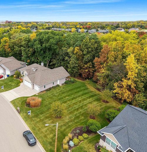 3329 Largo Ridge Drive, GREEN BAY, WI, 54311 | Card Image