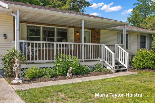 16205 Suffolk Dr, Spring Lake, MI, 49456-1433 | Card Image