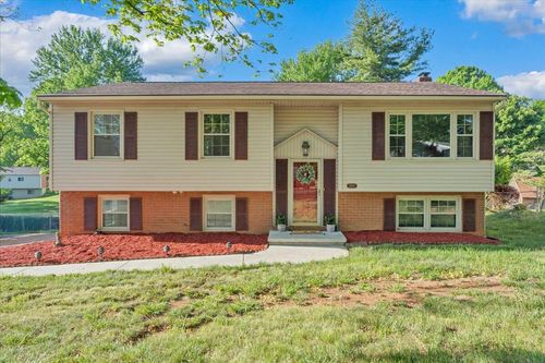 3850 Bower Rd, Roanoke, VA, 24018-2931 | Card Image