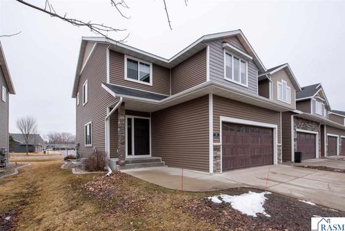 212 Tranquility Trl, Mankato, MN, 56001-2345 | Card Image
