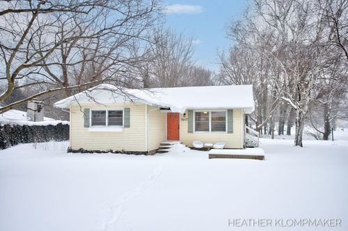 1647 W Lakewood Blvd, Holland, MI, 49424-1336 | Card Image