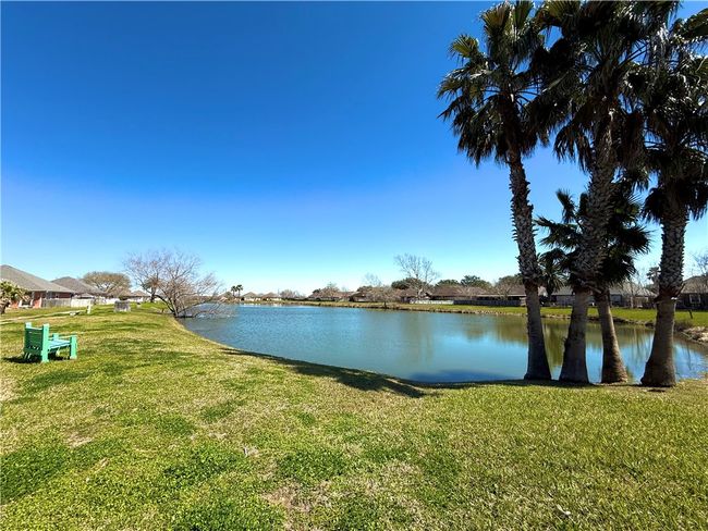 2303 Naples Dr, Townhouse with 3 bedrooms, 2 bathrooms and null parking in Ingleside TX | Image 22