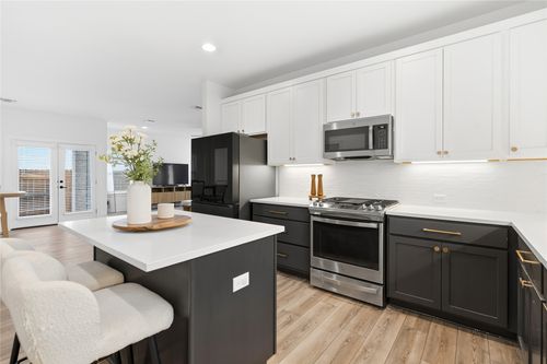 9115 Looksee Ln, Austin, TX, 78744-4481 | Card Image
