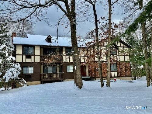 4-4 Arlington Ct, Brookfield, CT, 06804-2701 | Card Image