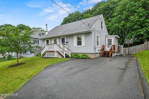 109 Euclid Ave, Pittsfield, MA, 01201-5925 | Card Image