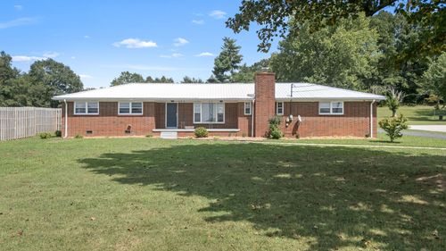 905 S Main St, Estill Springs, TN, 37330-3136 | Card Image
