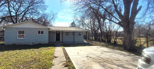 5821 Black Oak Ln, River Oaks, TX, 76114-2833 | Card Image