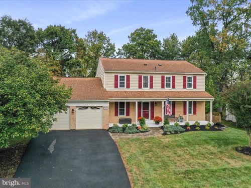 19 Butternut Way, STERLING, VA, 20164-2124 | Card Image
