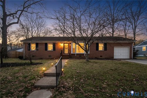 202 Homestead Dr, Colonial Heights, VA, 23834-1122 | Card Image