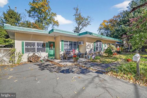 18 Monroe Dr, Hamilton, NJ, 08619-4323 | Card Image