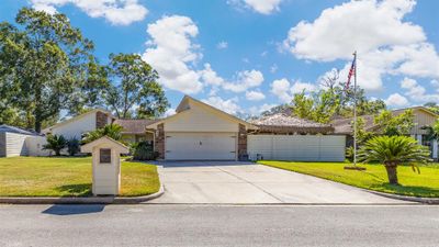 626 N Starboard Street, House other with 3 bedrooms, 3 bathrooms and null parking in Crosby TX | Image 3