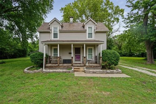 321 Springdale St, Bonner Springs, KS, 66012-1462 | Card Image