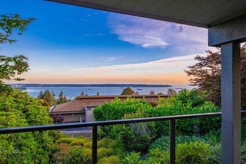 18-2214 Folkestone Way, West Vancouver, BC, V7S2X7 | Card Image