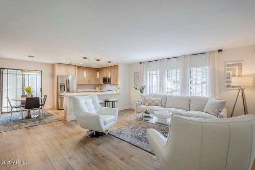 107-5201 N 24th St, Phoenix, AZ, 85016-3548 | Card Image