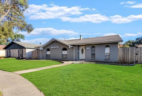 330 Nettle Dr, Garland, TX, 75043-3225 | Card Image