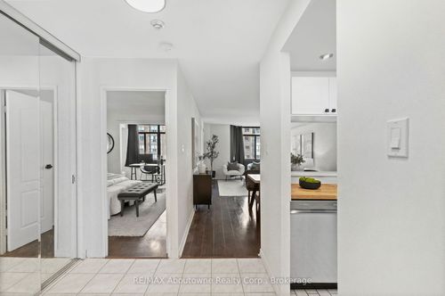 1108-300 Webb Dr, Mississauga, ON, L5B3W3 | Card Image