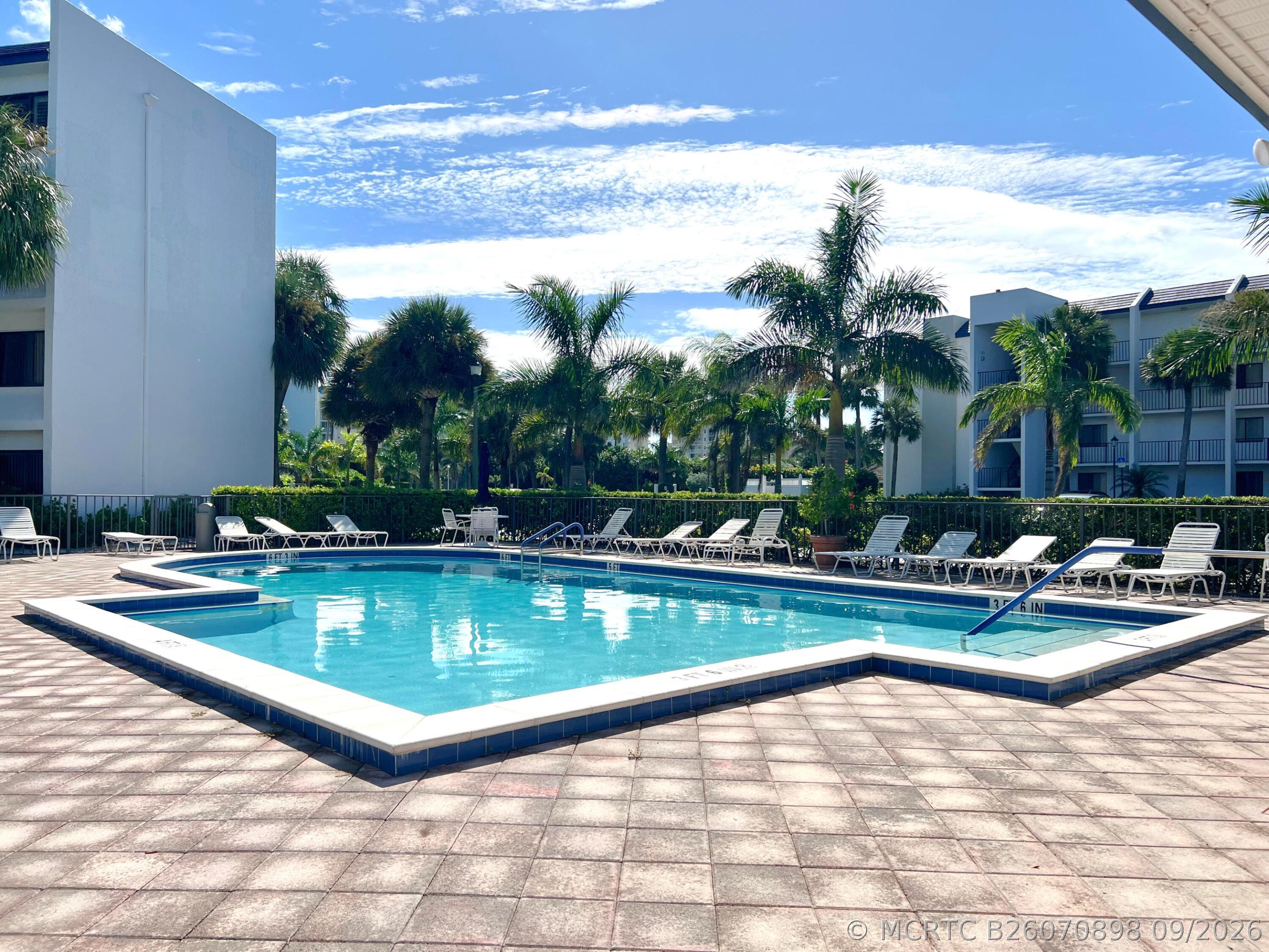 Residential in Jupiter 4