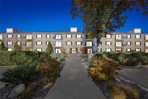210-130 Thompson Dr Se, Cedar Rapids, IA, 52403-1703 | Card Image