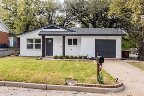 602 E 4th St, Weatherford, TX, 76086-1810 | Card Image